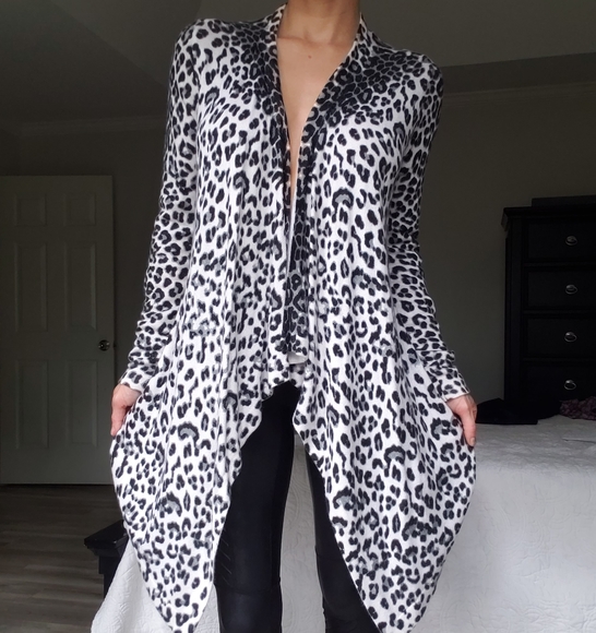 Chico's Snow Leopard 🐆 Drape front Sweater - Picture 3 of 5